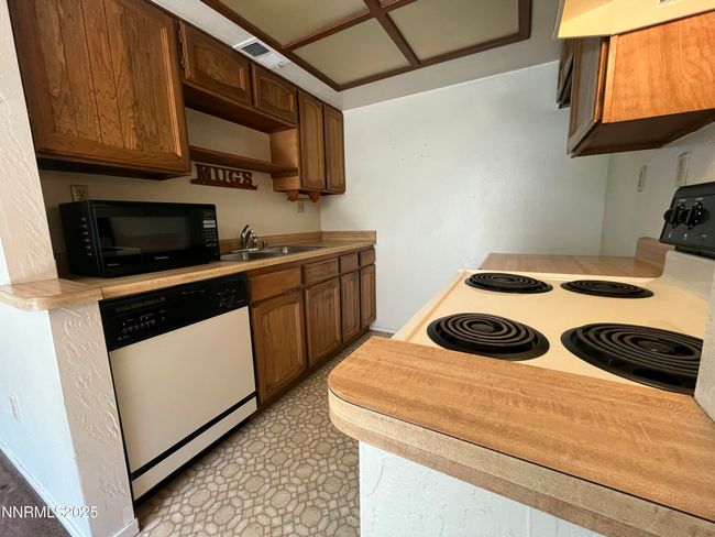 972 Flatcar Ln, Condo with 2 bedrooms, 1 bathrooms and 2 parking in Sparks NV | Image 11