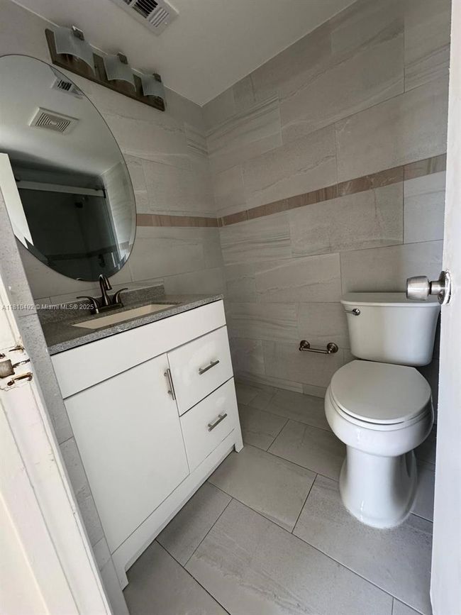APT-507 - 8610 N Sherman Cir, Condo with 2 bedrooms, 2 bathrooms and null parking in Miramar FL | Image 9