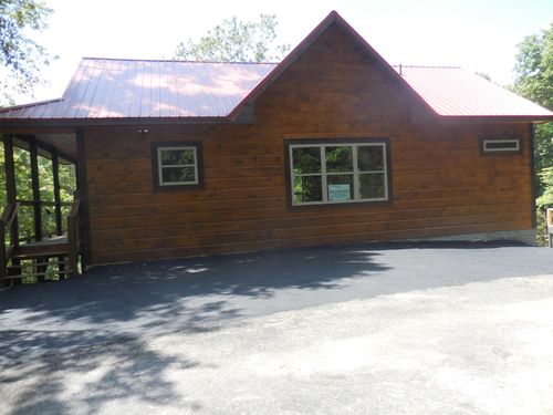 2253 Beach Front Dr, Sevierville, TN, 37876-3007 | Card Image