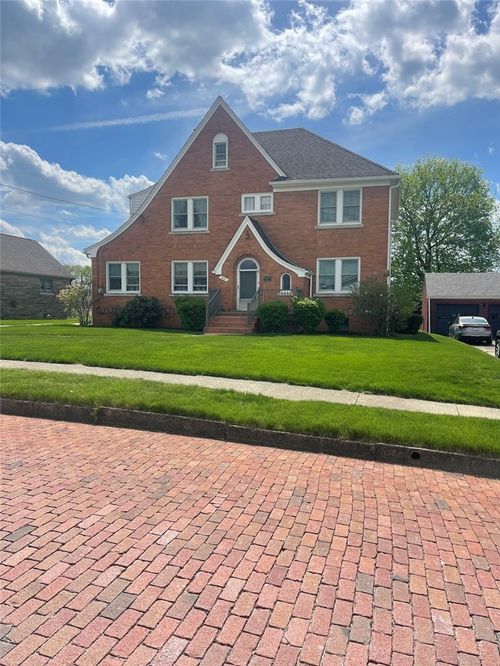 221 E Muntz Ave, Twp of But SE, PA, 16001 | Card Image