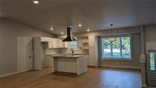 6 Erith Ln, Bella Vista, AR, 72715-5321 | Card Image