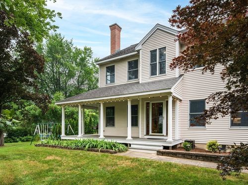 47 Hadley St, South Hadley, MA, 01075-1011 | Card Image
