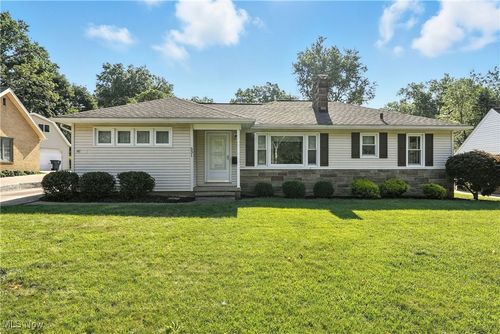 531 Highland Ave, Wadsworth, OH, 44281-1950 | Card Image