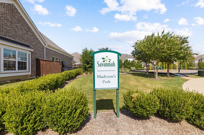 Community sign featuring a yard | Image 39