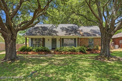 630 Red Oak Dr, Madison, MS, 39110-9513 | Card Image