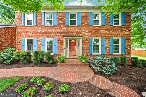 2711 Mustang Dr, HERNDON, VA, 20171-3502 | Card Image