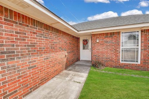 1500 Sommerset Place, Altus, OK, 73521 | Card Image