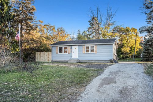 15258 Cleveland St, Spring Lake, MI, 49456-2705 | Card Image