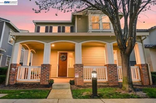 369 W Tuscan Ln, Mountain House, CA, 95391-1316 | Card Image