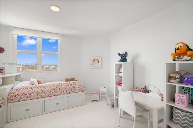 UNIT-2807 - 3301 Ne 183 Rd St, Condo with 3 bedrooms, 4 bathrooms and null parking in Aventura FL | Image 38