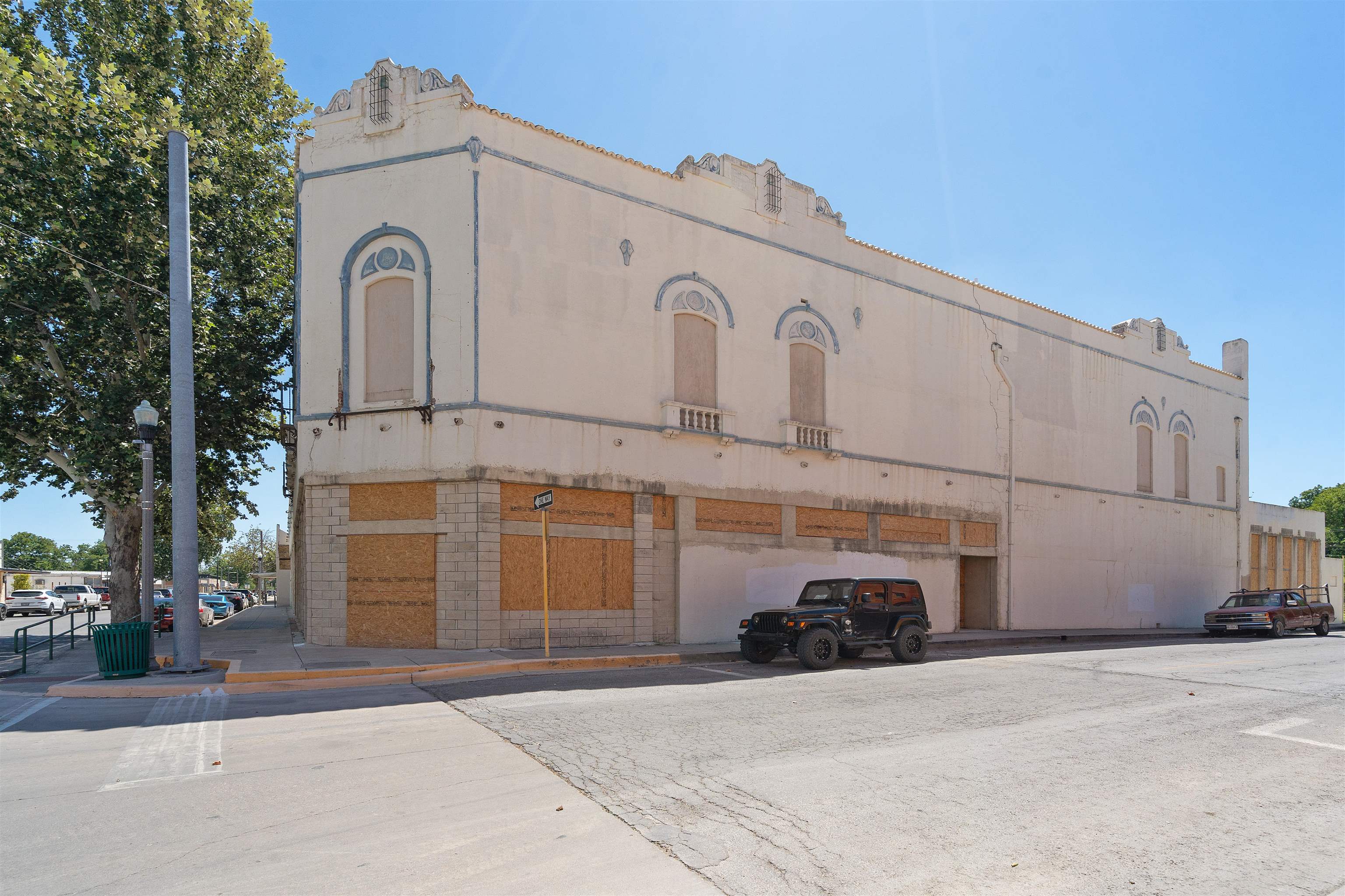 Commercial Sale in Del Rio