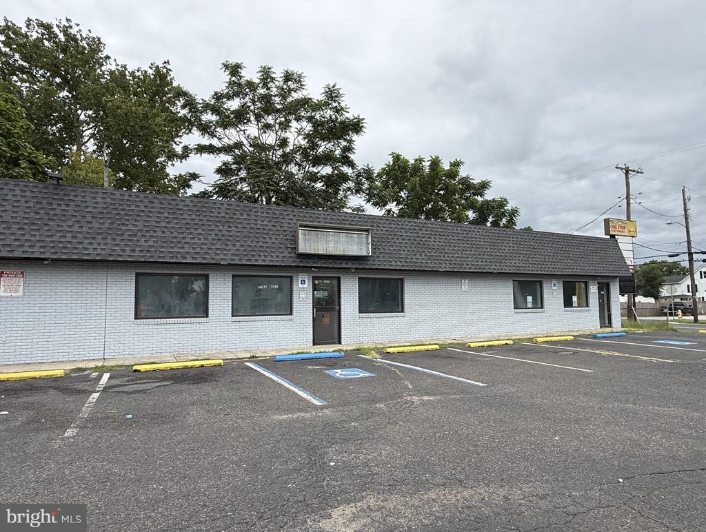 Commercial Lease in MILLVILLE 4