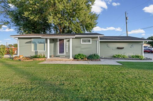 48650 Jefferson Ave, Chesterfield, MI, 48047-2208 | Card Image