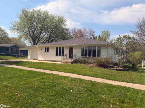 2128 W Bremer Ave, Waverly, IA, 50677-2031 | Card Image