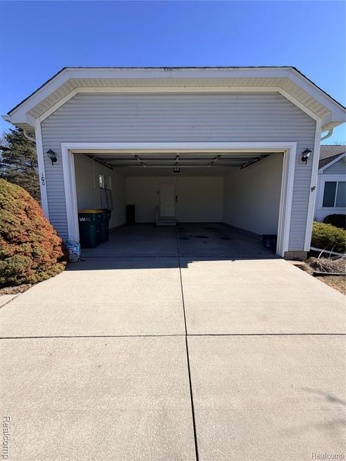 36-100 Aberdeen Dr, Flushing, MI, 48433-2660 | Card Image