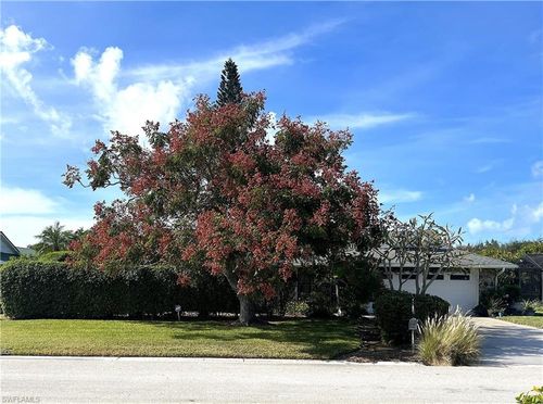 208 Baltusrol Dr, NAPLES, FL, 34113-8323 | Card Image