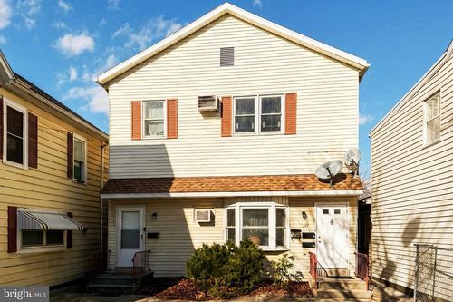 141 W High St, GETTYSBURG, PA, 17325-2131 | Card Image