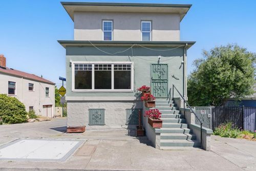 914 Sacramento St, Vallejo, CA, 94590-5441 | Card Image