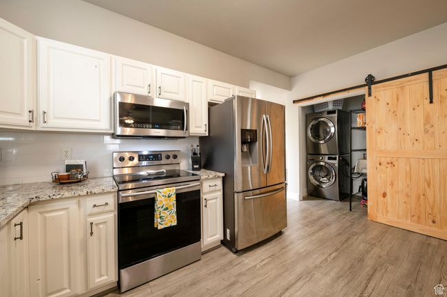 4947 W Calton Ln, Townhouse with 3 bedrooms, 3 bathrooms and 4 parking in South Jordan UT | Image 7