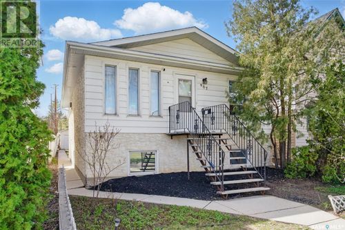 907 Av C N, Saskatoon, SK, S7L1J9 | Card Image