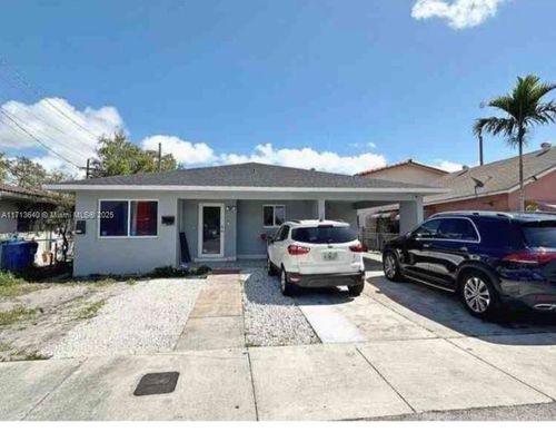 1053 Nw 34th Ave, Miami, FL, 33125-3949 | Card Image