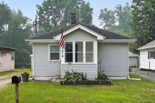 3419 Gypsy Ln, Jackson, MI, 49202-2639 | Card Image