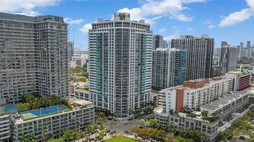 h2011-3301 Ne 1st Ave, Miami, FL, 33137-4275 | Card Image