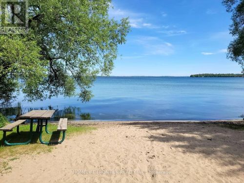 4-1015 Arnold St, Belle Ewart, ON, L0L1W0 | Card Image