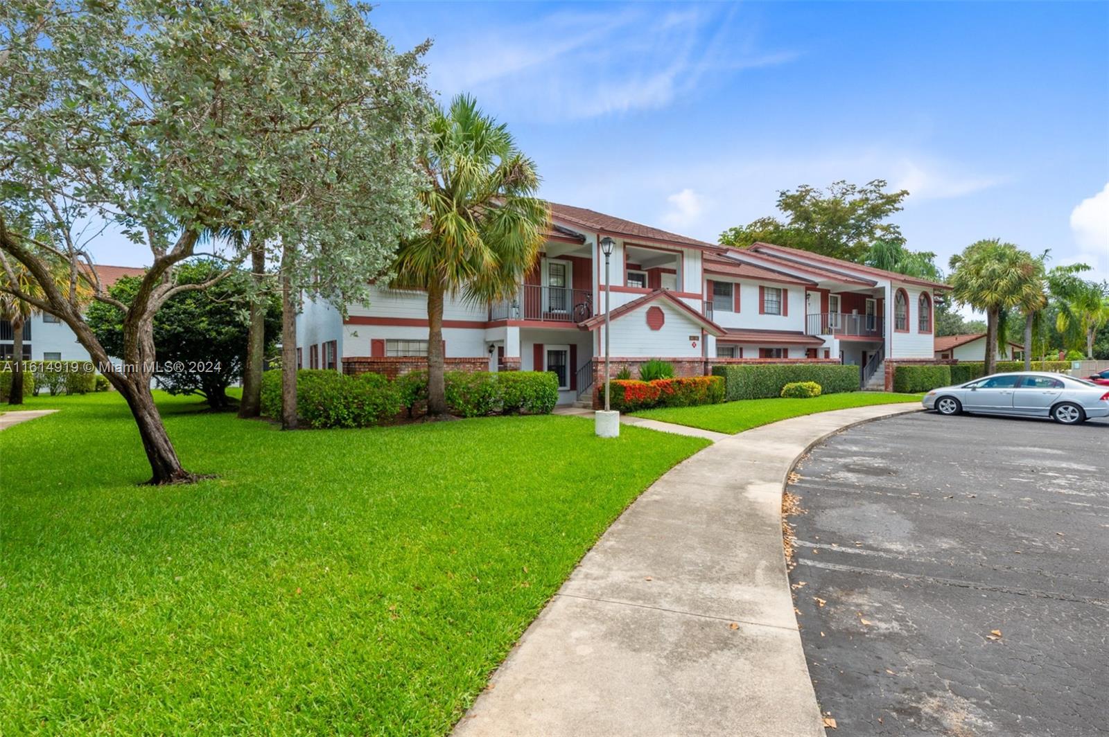 89th Dr, Coral Springs, FL 33065