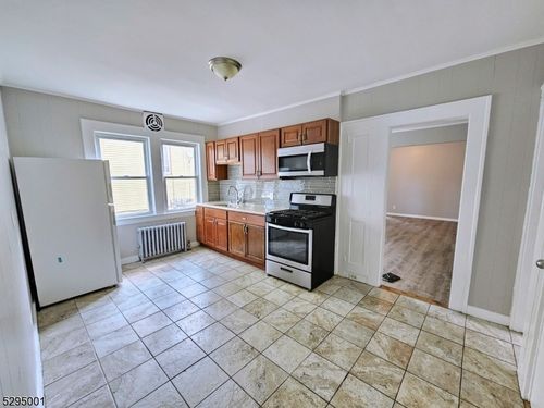 1-5 Byron Ter, Vauxhall, NJ, 07088-1280 | Card Image