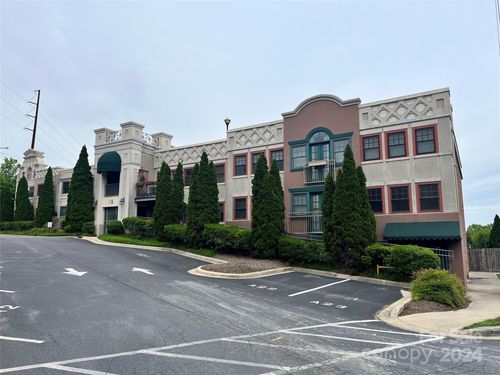 apt-e103-37 Hiawassee St, Asheville, NC, 28801-7701 | Card Image