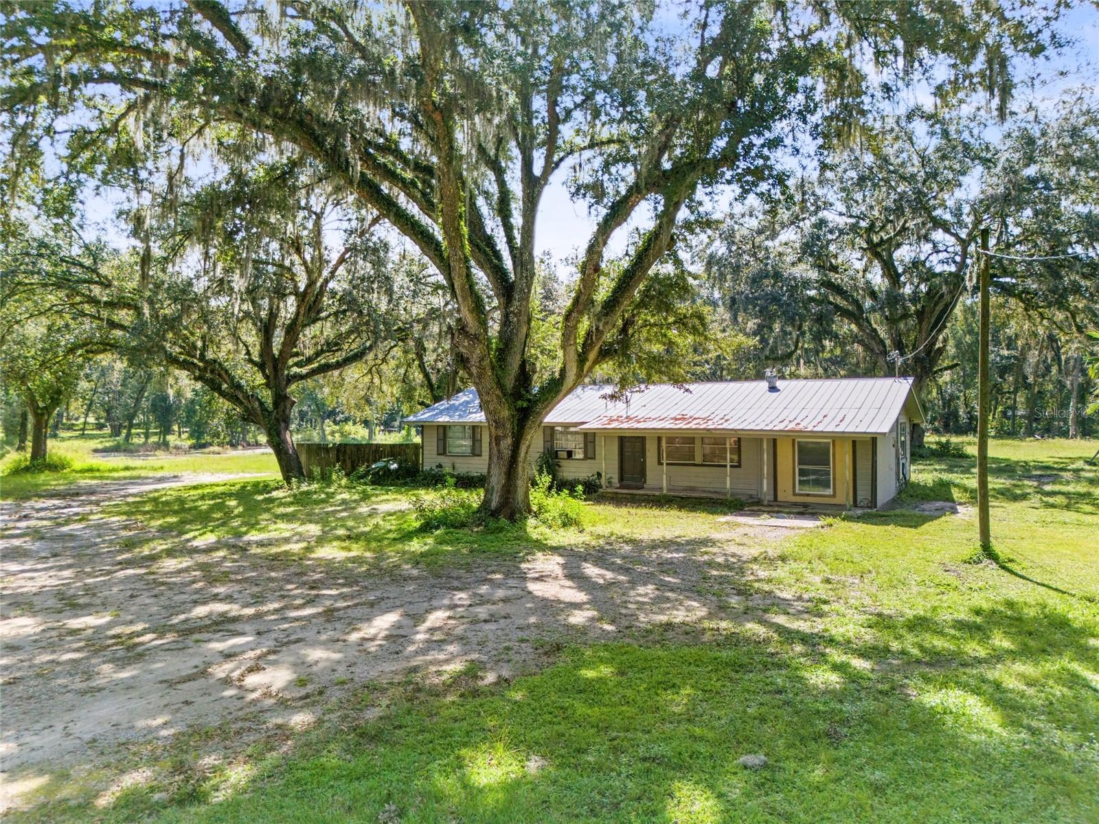 Jerry Rd, Zephyrhills, FL 33540