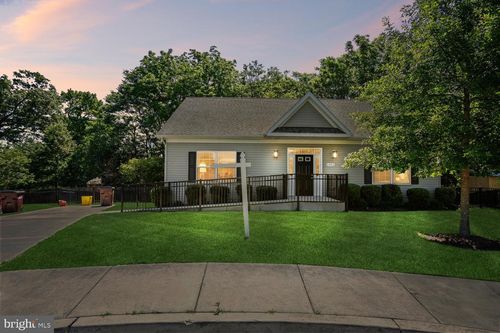 4806 Chief Chris Kyle Ct, RIVERDALE, MD, 20737-2020 | Card Image