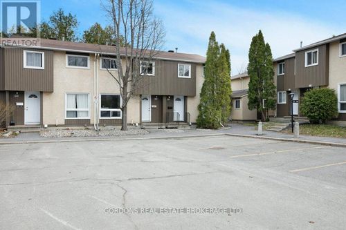 1562 Lassiter Terrace, Ottawa, ON, K1J8N4 | Card Image