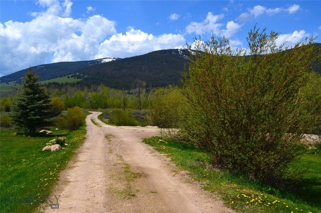 Road into property | Image 53