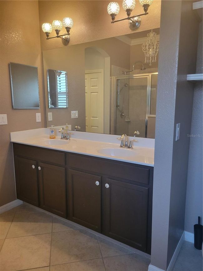 Double Vanity | Image 22