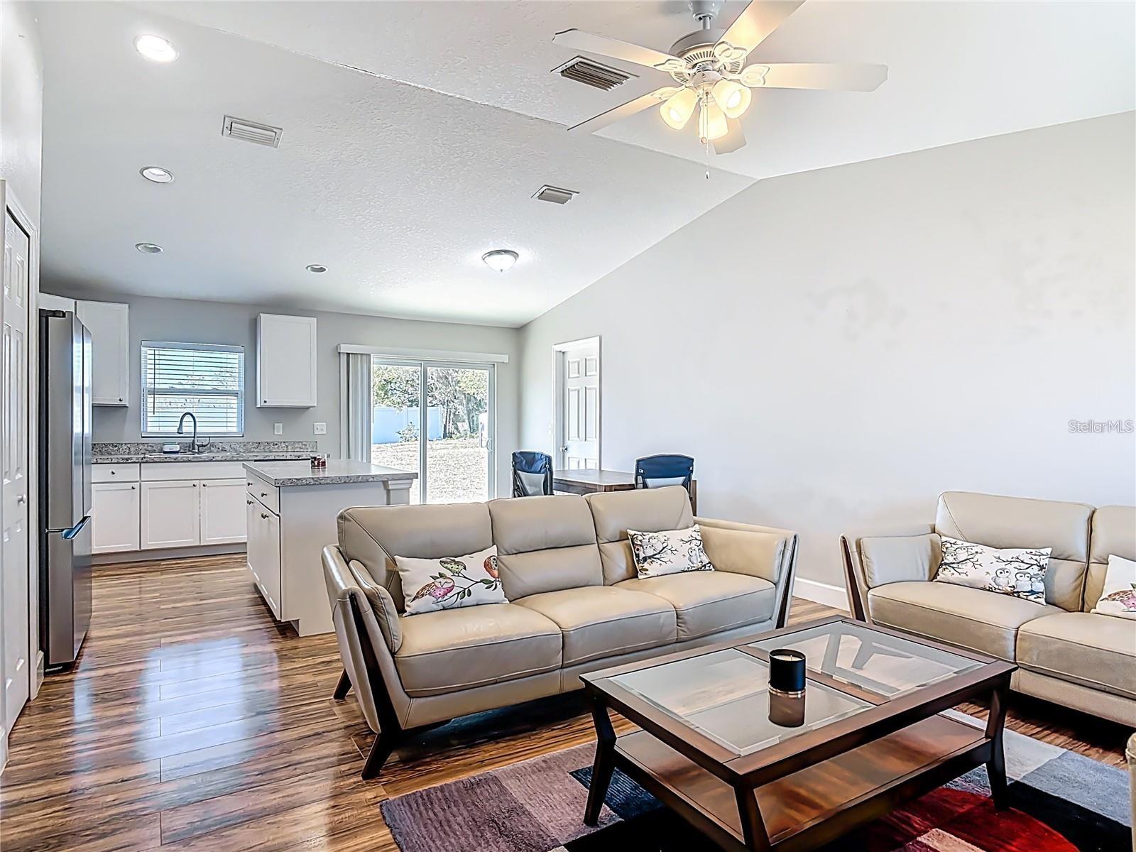 Residential Lease in ORANGE CITY 5