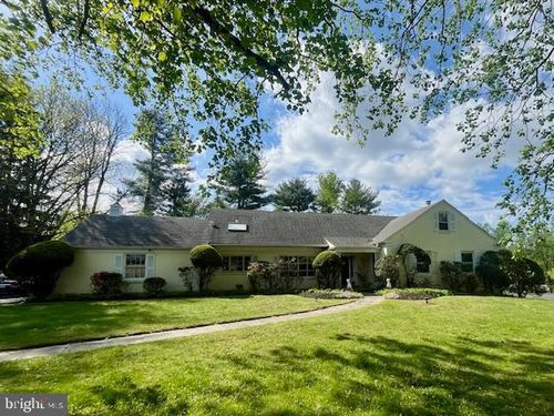 1021 Walsh Ln, NARBERTH, PA, 19072-1133 | Card Image