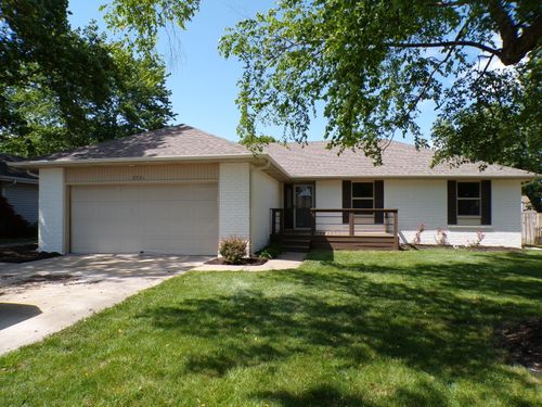 2735 W Westview St, Springfield, MO, 65807-3944 | Card Image