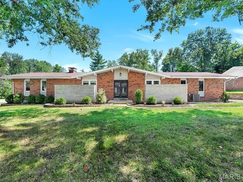 22 La Gorce Dr, Chesterfield, MO, 63017-3233 | Card Image