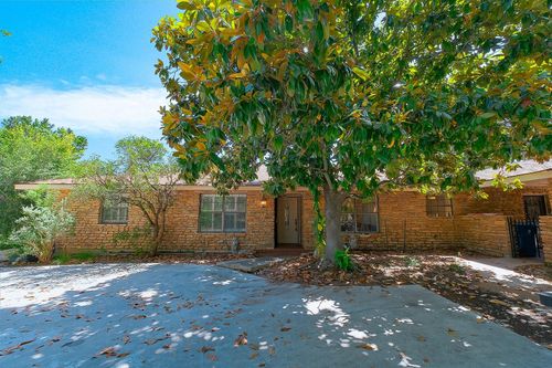 104 Braeburn Cir, Kerrville, TX, 78028-6519 | Card Image