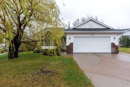 2706 57b Ave, Lloydminster, AB, T9V2M8 | Card Image