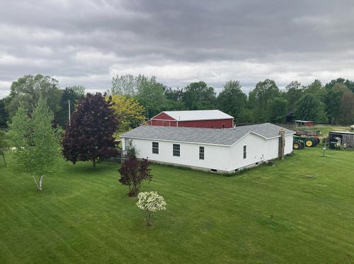 7560 W Washington Rd, Sumner, MI, 48889-9740 | Card Image