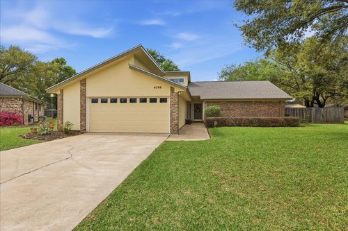 4705 London Circle, Orange, TX, 77632 | Card Image