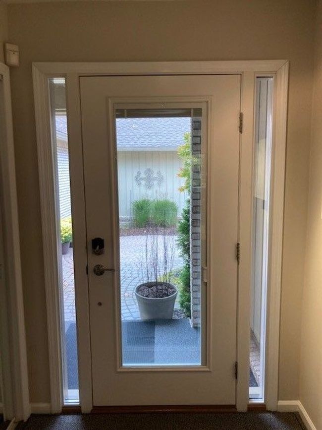 New front door with built-in blinds | Image 5