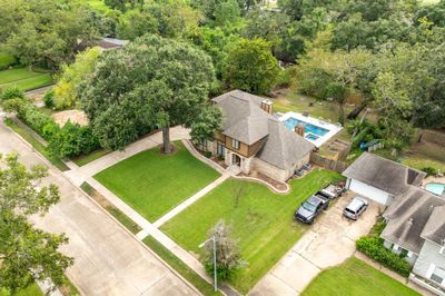 211 Huckleberry Drive, House other with 4 bedrooms, 2 bathrooms and null parking in Lake Jackson TX | Image 3