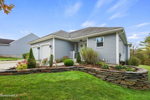 28 Walden Ln, Pittsfield, MA, 01201-1572 | Card Image