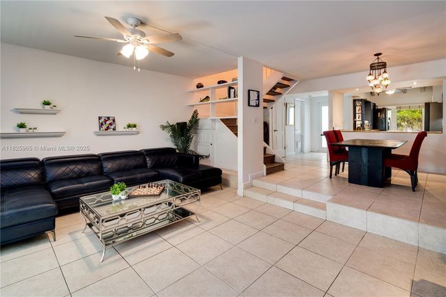5292 Sw 69 Th Pl, Townhouse with 2 bedrooms, 3 bathrooms and null parking in Miami FL | Image 7