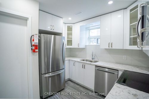 1-19 Queen St W, Mississauga, ON, L5H1L5 | Card Image