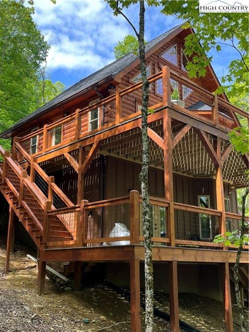 214 Lakeledge Rd, Beech Mountain, NC, 28604-8121 | Card Image